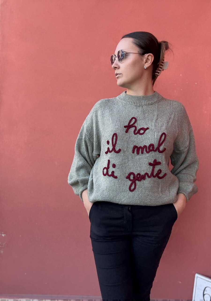 Ho il mal di gente maglioncino verde oliva