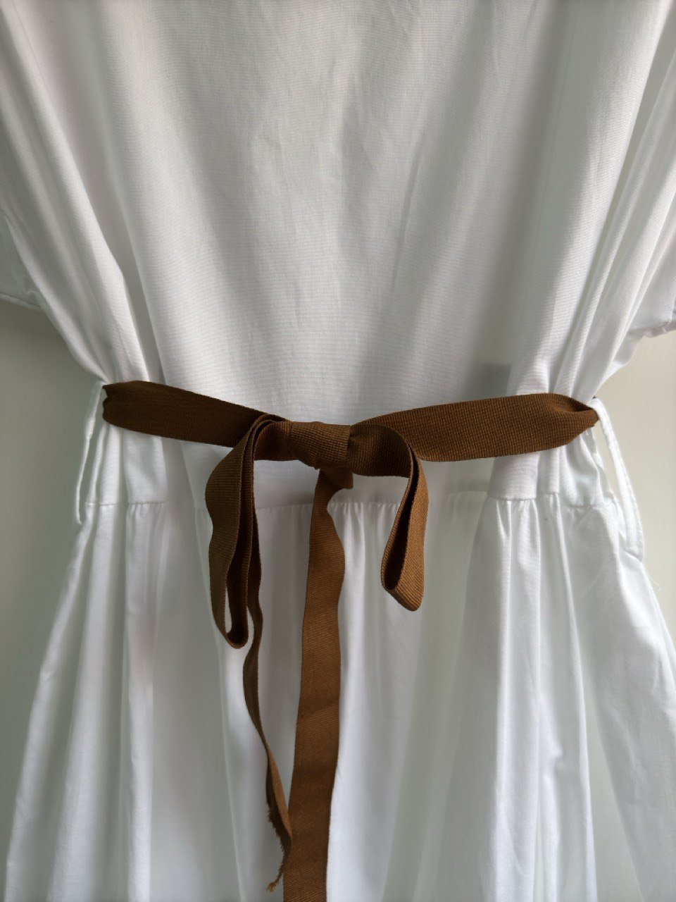 Abito Bianco Sole – in cotone con cintura - Nùa Boutique