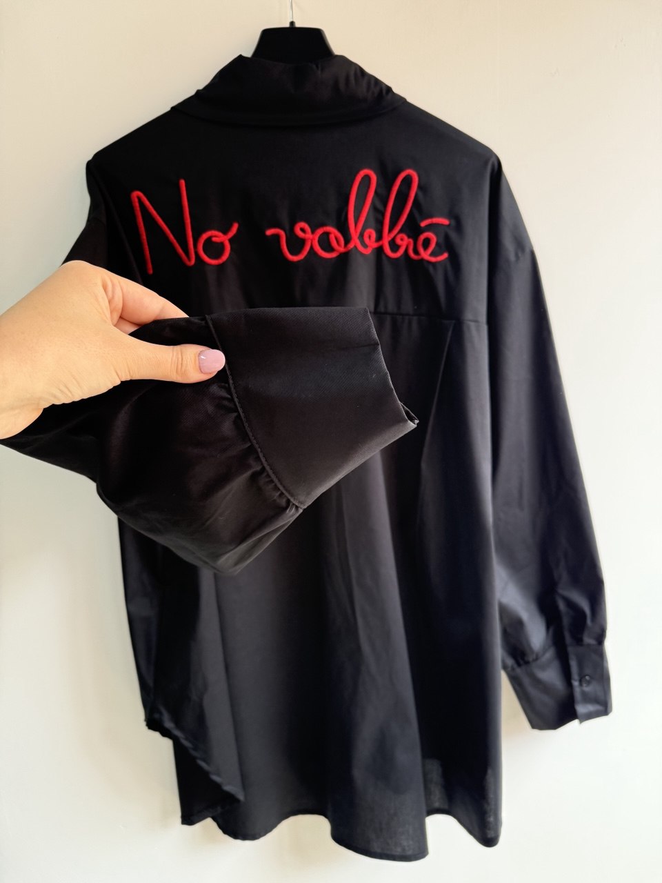 Camicia Oversize "No Vabbè" Nera con Ricamo Rosso - Cotone Made in Italy