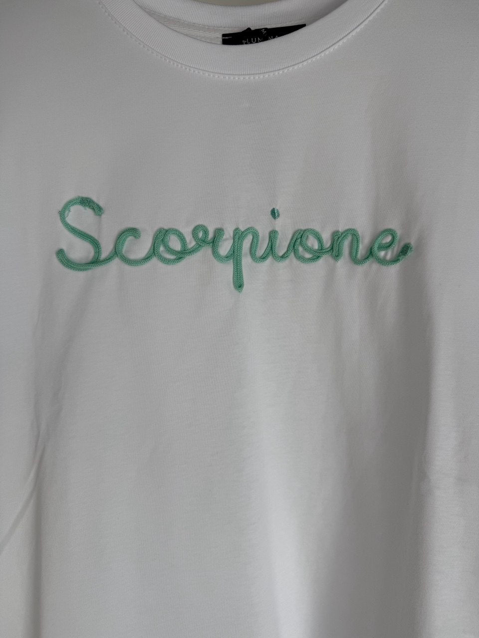 T-shirt Bianca "Scorpione" Ricamata Lumina - Nùa Boutique
