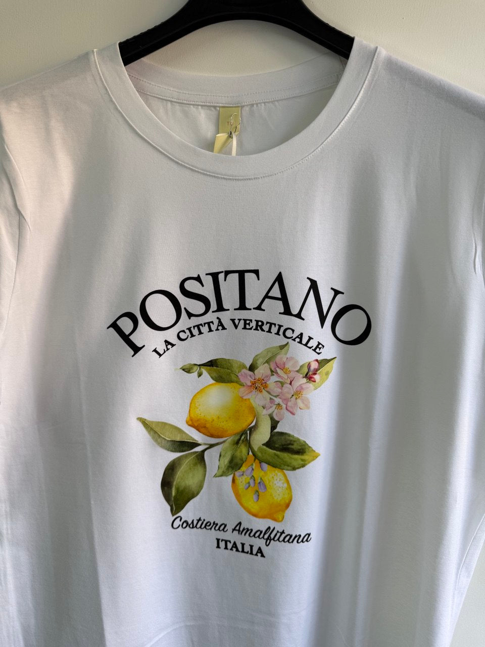 T-shirt Positano – stampa limoni & scritta vintage - Nùa Boutique